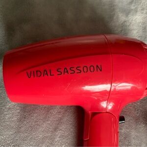 Vidal Sassoon Red/pink Hair Dryer